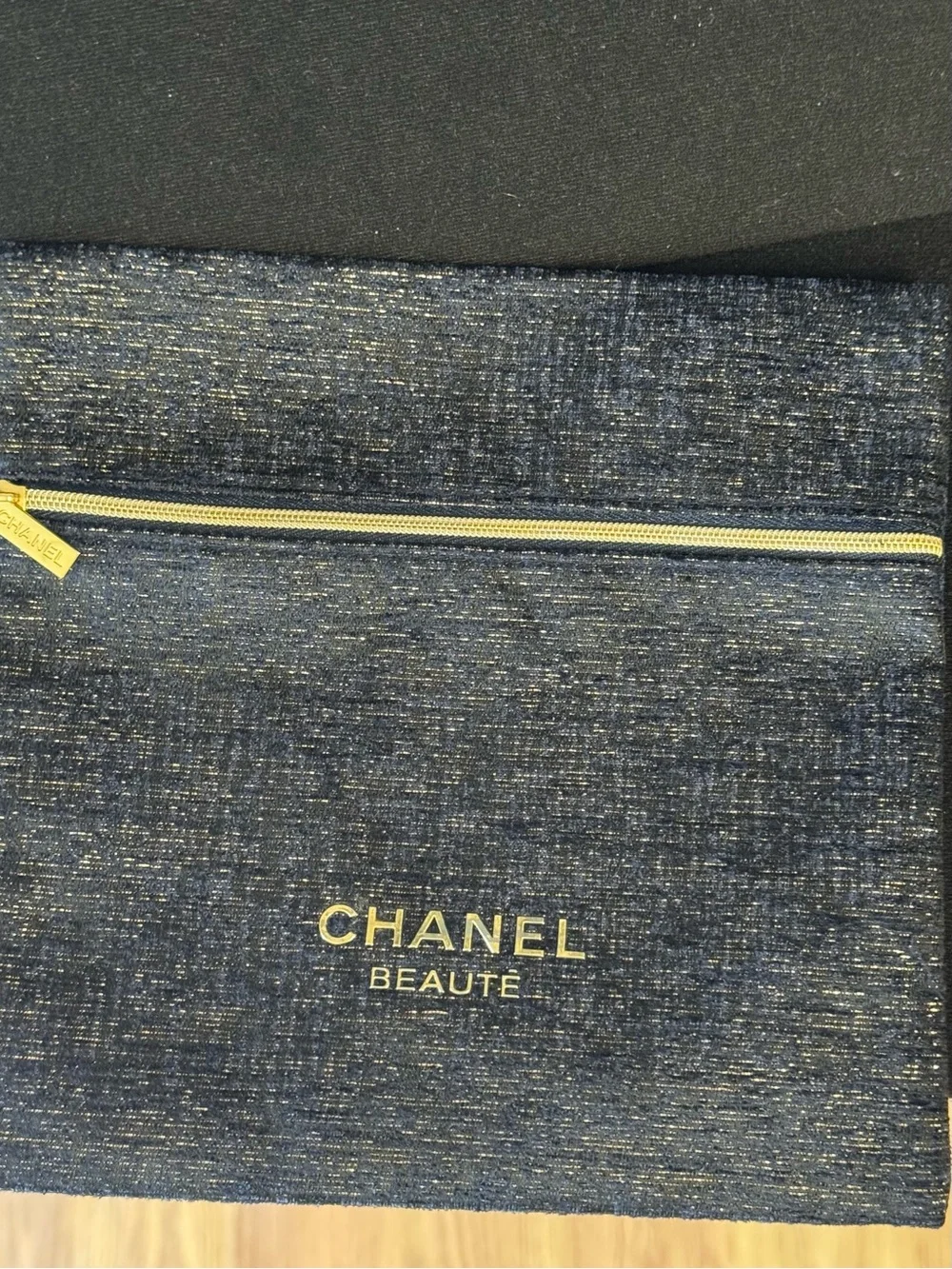 ✨ CHANEL Beauté Blue Shimmer Metallic Cosmetic Pouch / Clutch